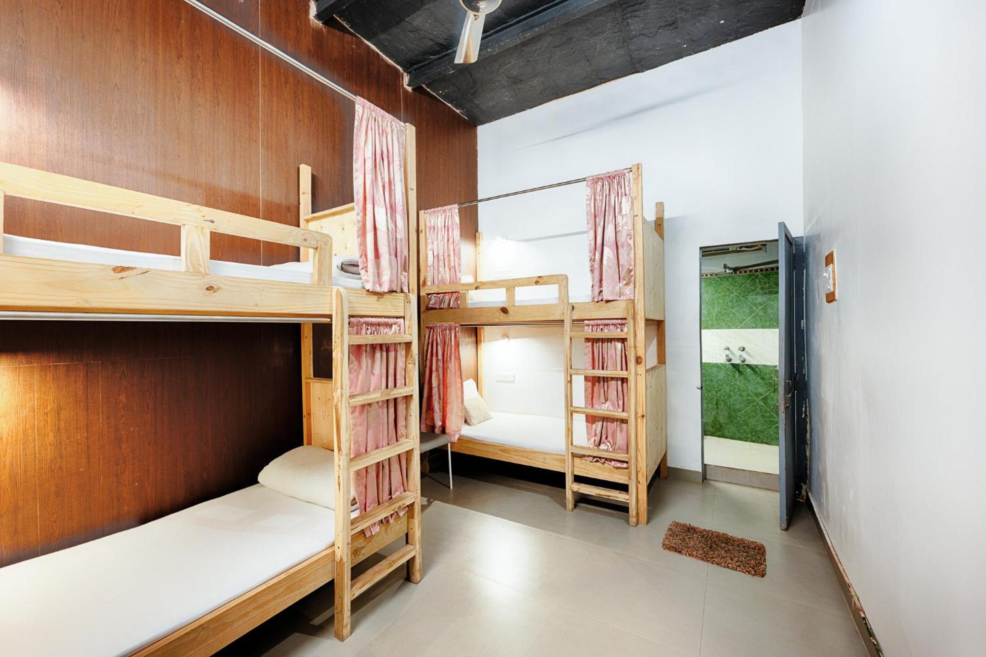 International Travellers' Hostel By Ith Stays Varanasi Bilik gambar